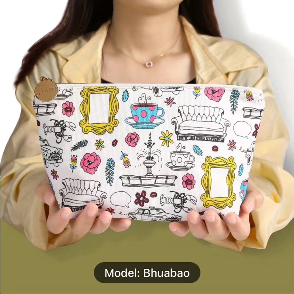 BEAUTIFUL FRIENDS CLUTCH